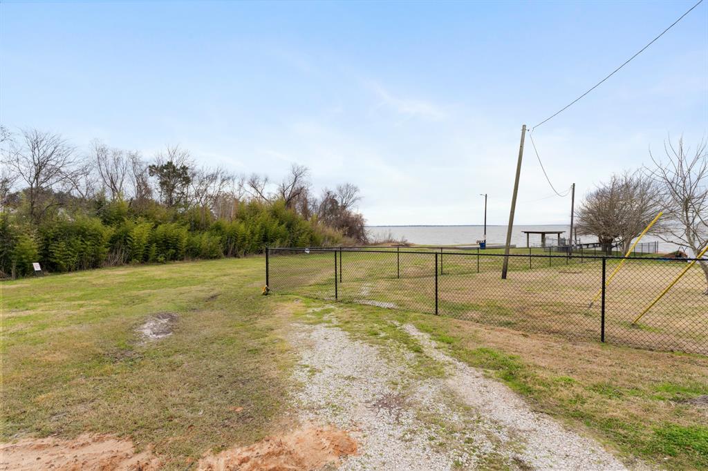 357 Bridgeview Drive, Onalaska, Texas image 34