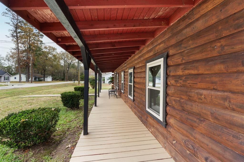 357 Bridgeview Drive, Onalaska, Texas image 2