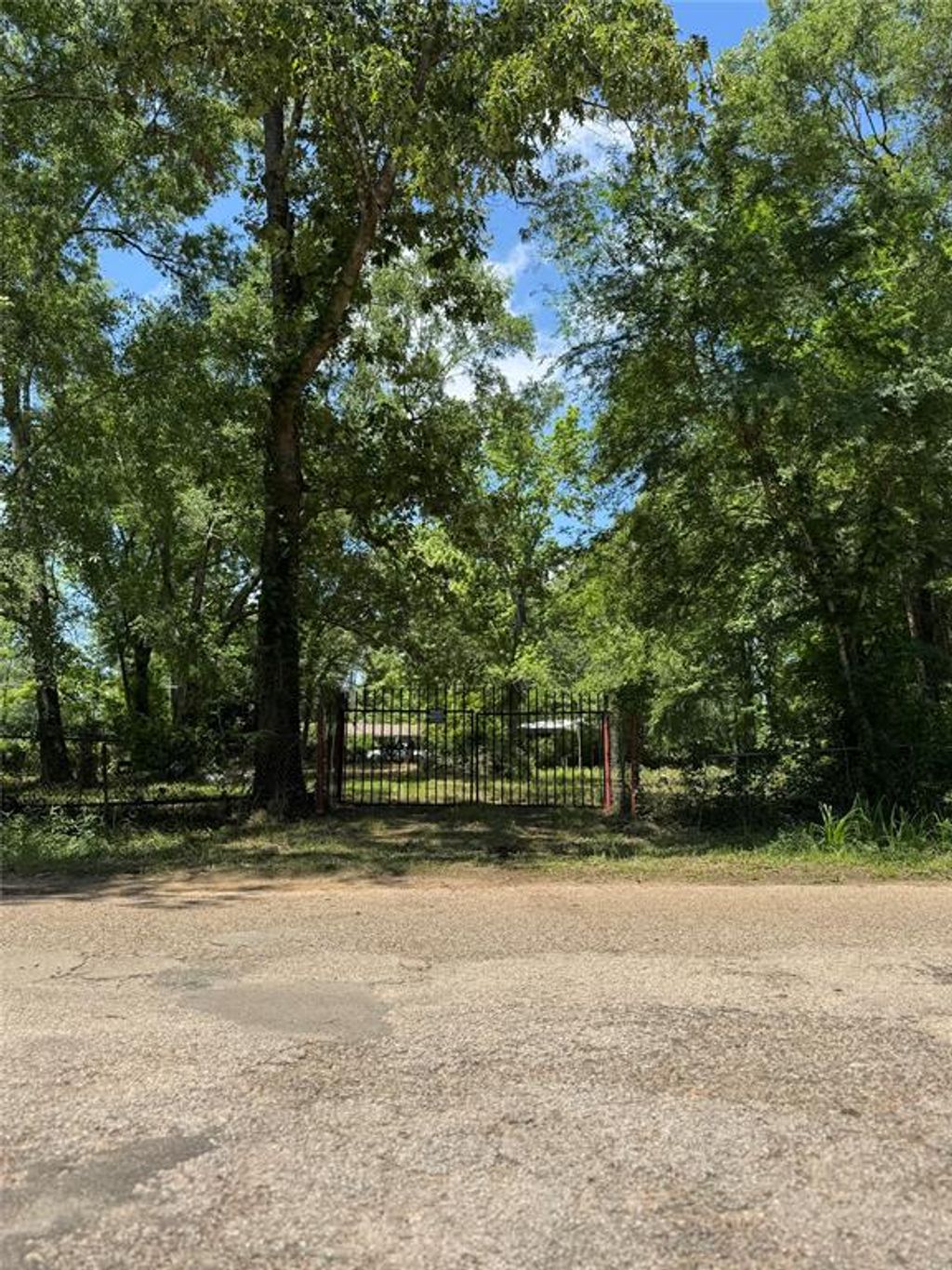 Photo of 6 Peach Creek Forest, New Caney, TX 77357 (MLS # 53667093)