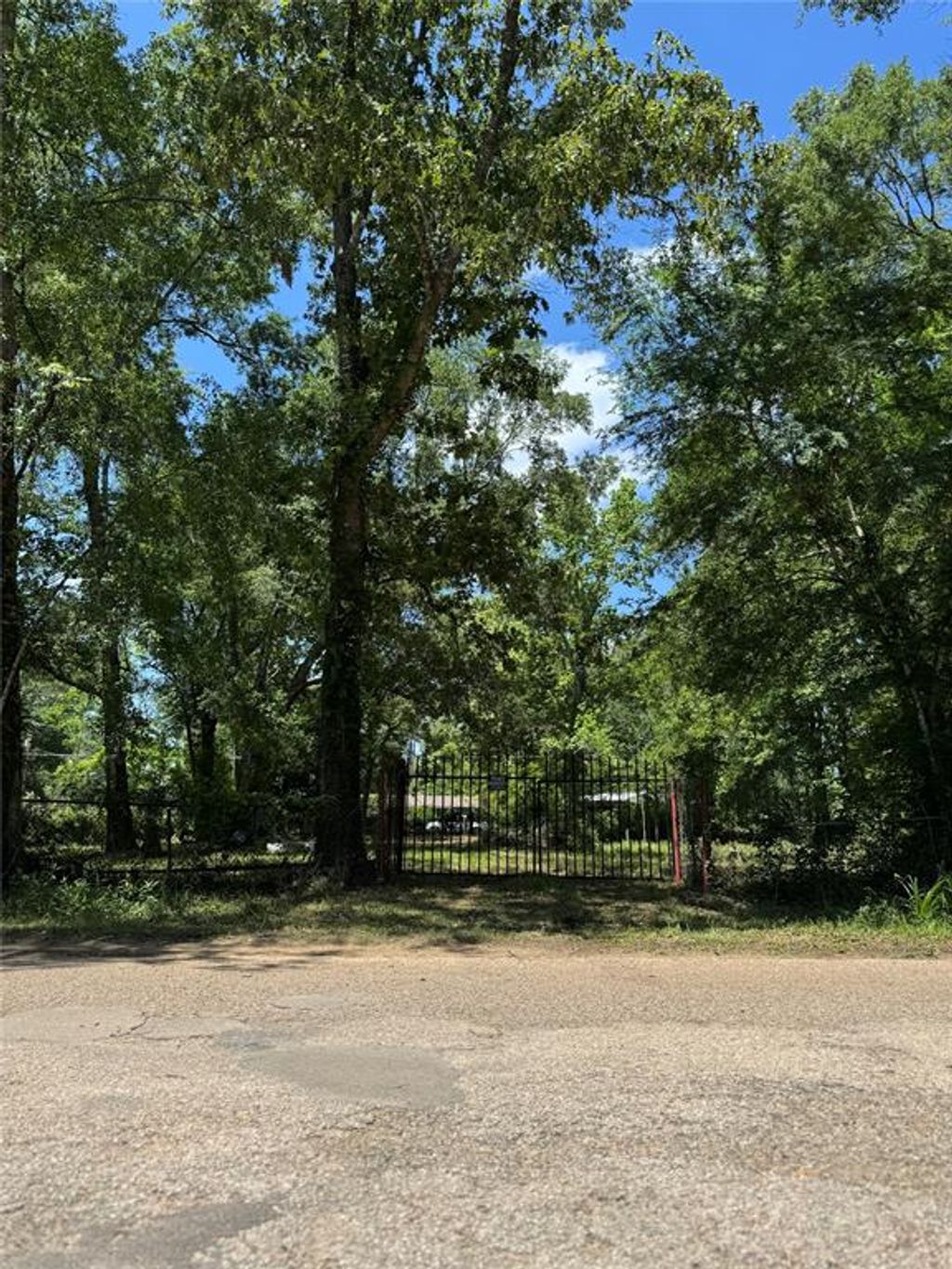 Photo of 6 Peach Creek Forest, New Caney, TX 77357 (MLS # 53667093)