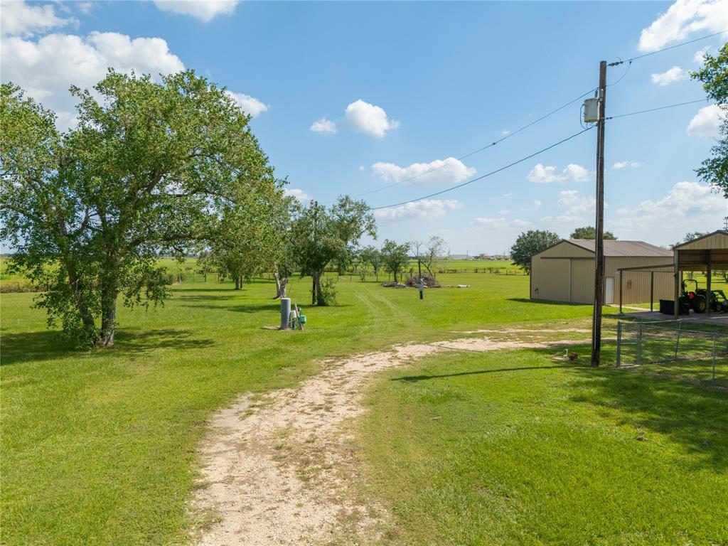 1701 Bayou Drive, Bay City, Texas image 9