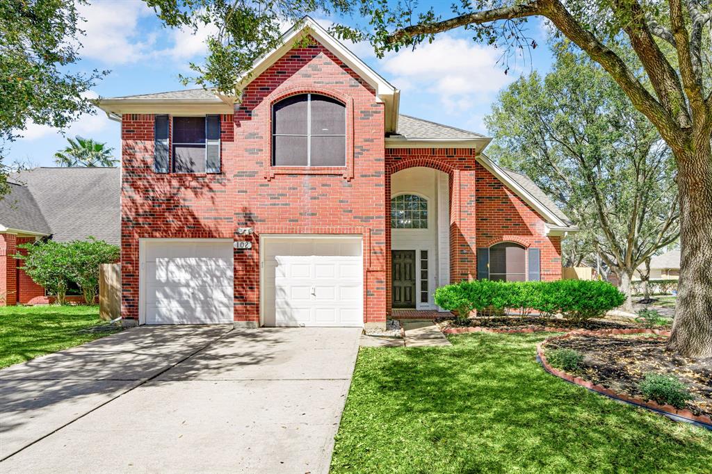 102 Lindencrest Court, Sugar Land, Texas image 1