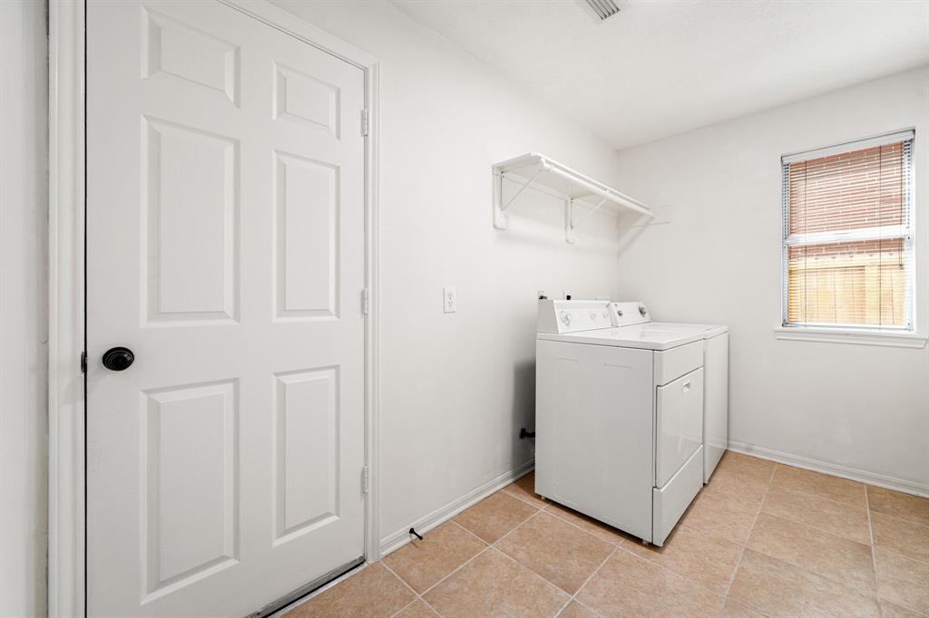 102 Lindencrest Court, Sugar Land, Texas image 32