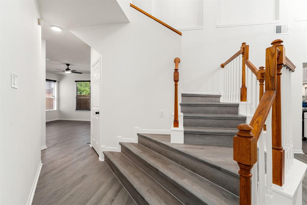 102 Lindencrest Court, Sugar Land, Texas image 17
