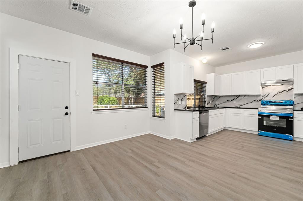 102 Lindencrest Court, Sugar Land, Texas image 14