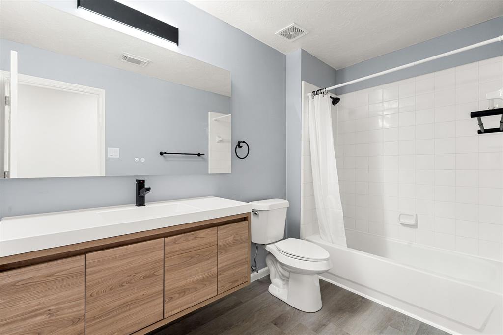 102 Lindencrest Court, Sugar Land, Texas image 26