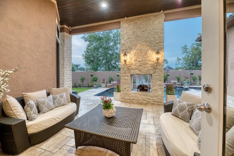 5703 Lakeshore Vista Drive