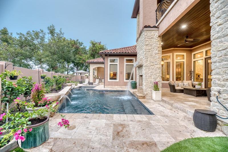 5703 Lakeshore Vista Drive
