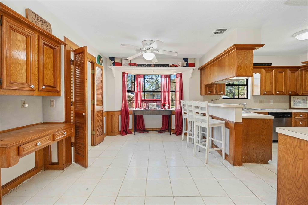 1823 White Feather Trail, Crosby, Texas image 7