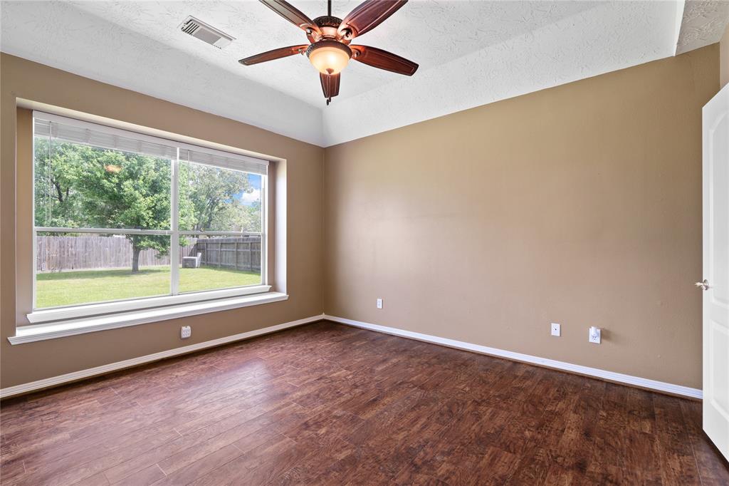 8119 Pinewood Crest Lane, Humble, Texas image 12