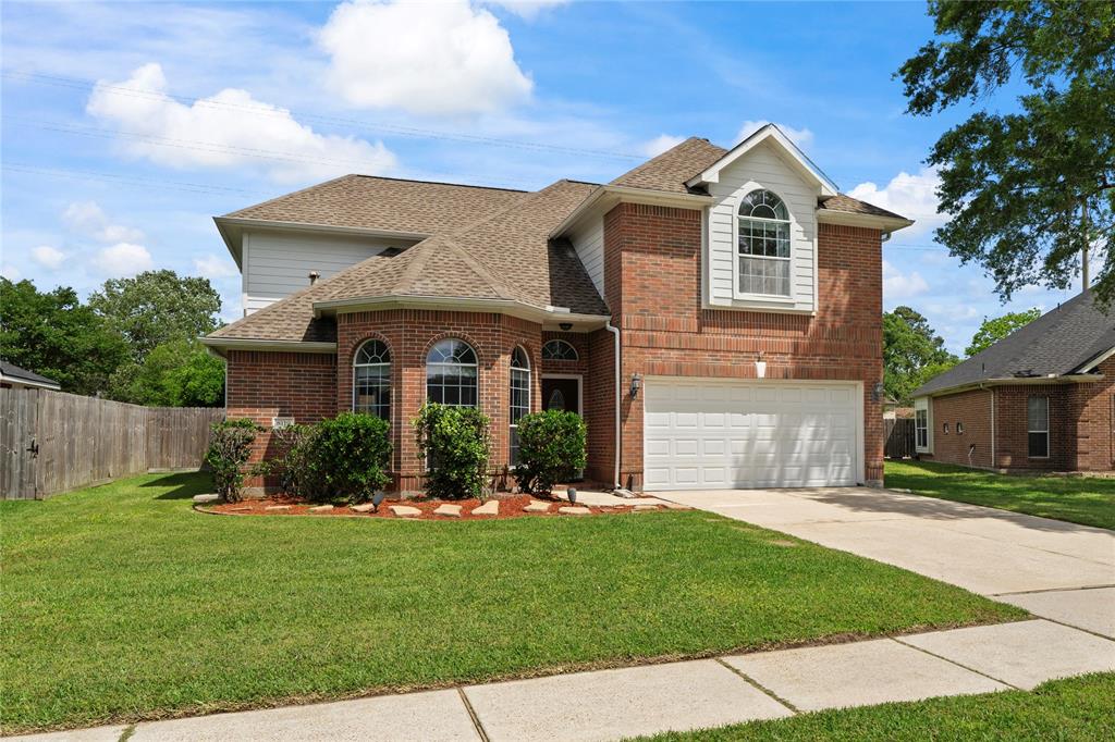 8119 Pinewood Crest Lane, Humble, Texas image 2