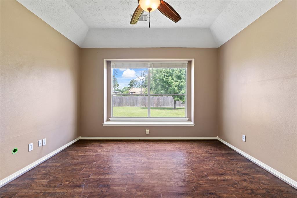 8119 Pinewood Crest Lane, Humble, Texas image 11