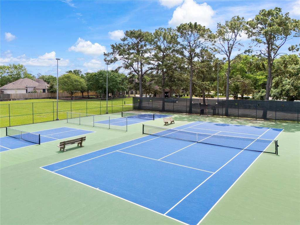 8119 Pinewood Crest Lane, Humble, Texas image 28