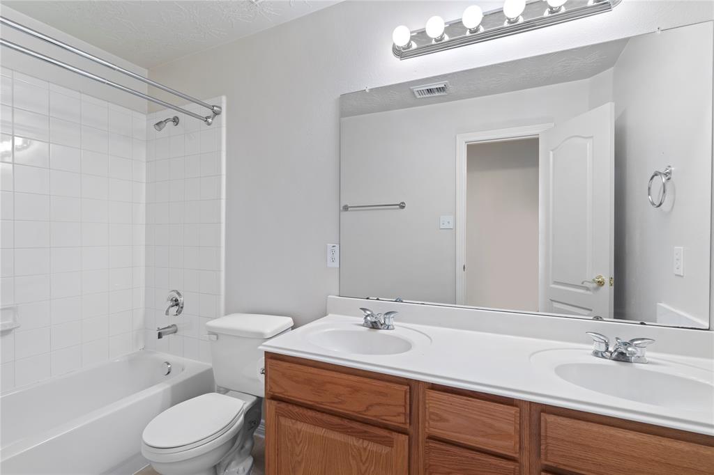 8119 Pinewood Crest Lane, Humble, Texas image 19