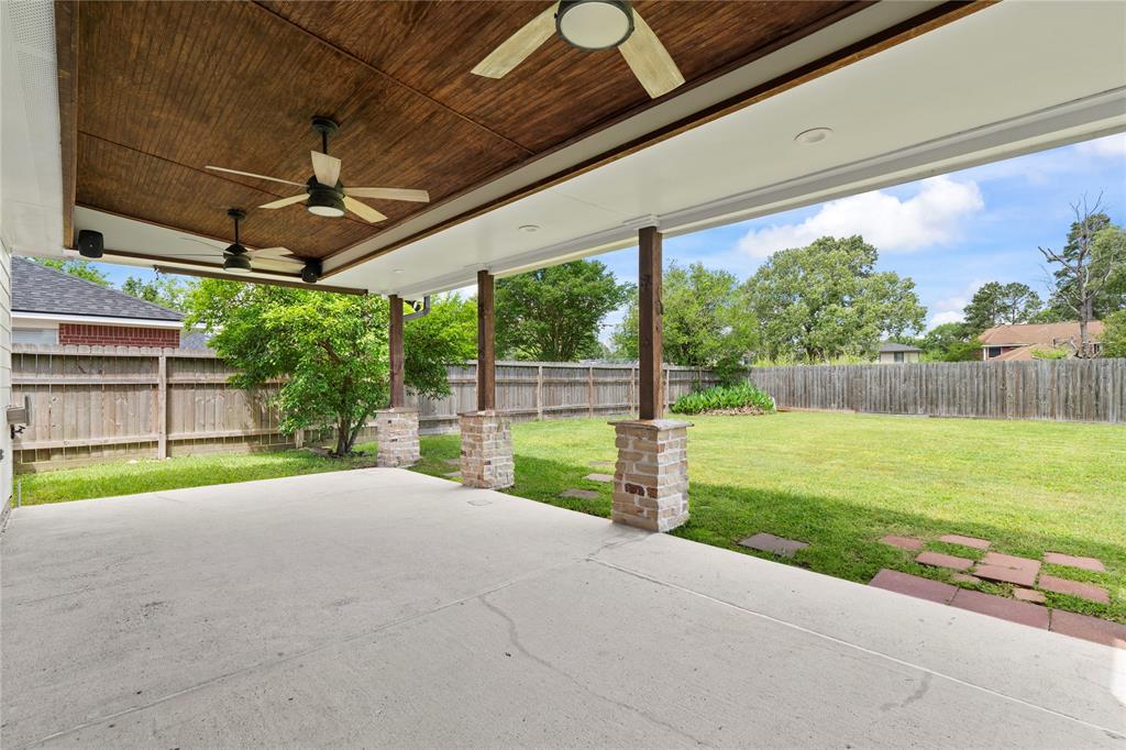 8119 Pinewood Crest Lane, Humble, Texas image 22