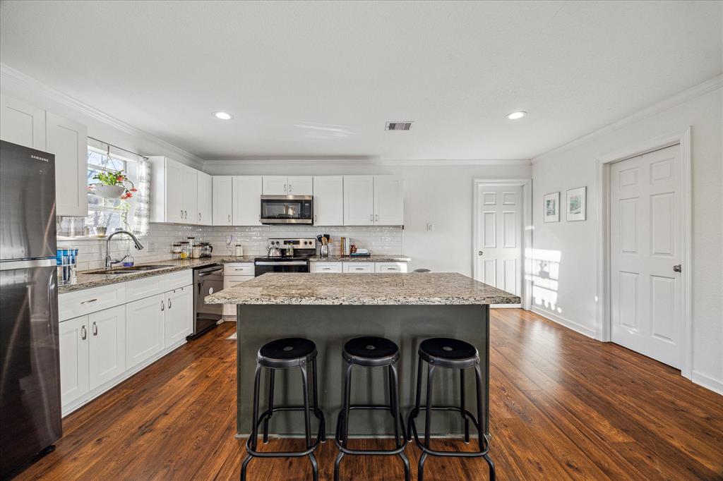 1101 E 38th Street, Houston, Texas image 2