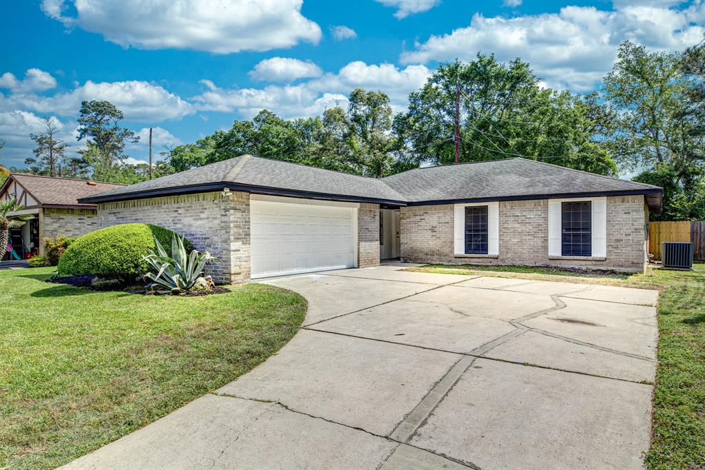 22226 Waynegate Drive, Spring, Texas image 2