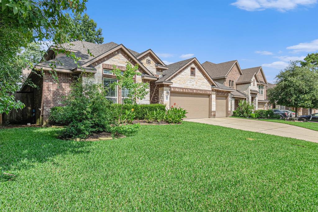 107 Grazing Field Drive, Conroe, Texas image 2