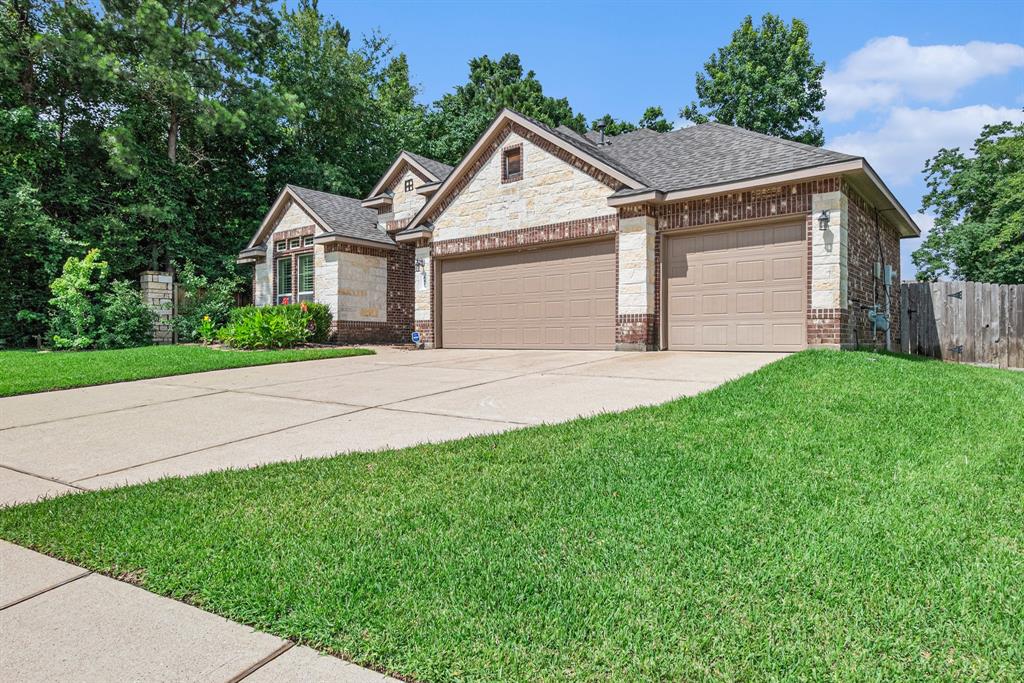 107 Grazing Field Drive, Conroe, Texas image 3