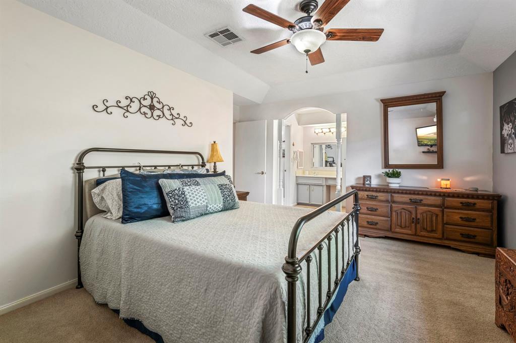 9614 Derrik Drive, Houston, Texas image 5