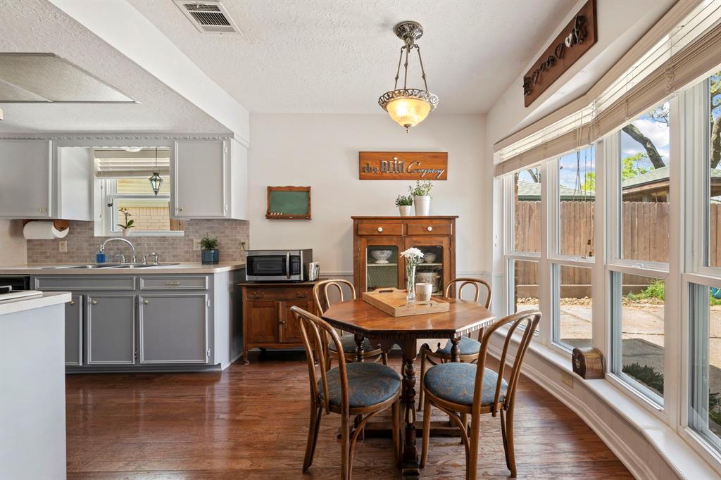 9614 Derrik Drive, Houston, Texas image 9
