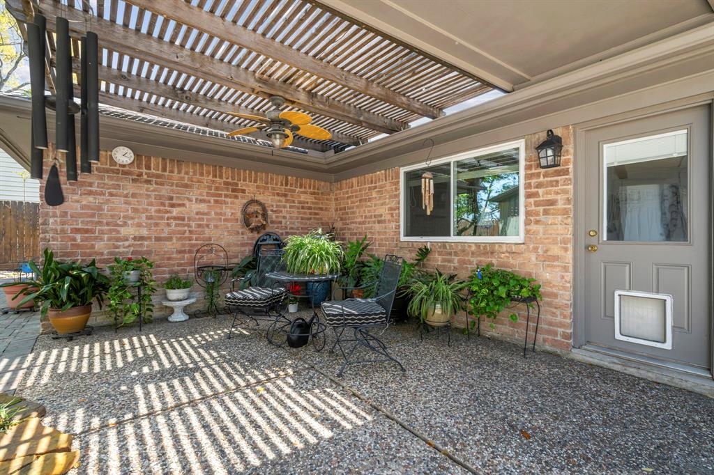 9614 Derrik Drive, Houston, Texas image 17