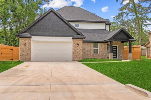 1521 Glen Oak Drive Conroe TX 77385