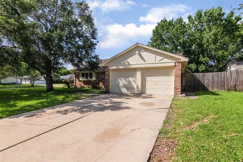 501 Point Clear Drive Friendswood TX 77546