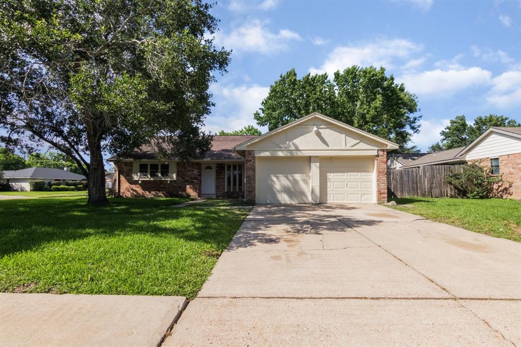501 Point Clear Drive, Friendswood, Texas image 29