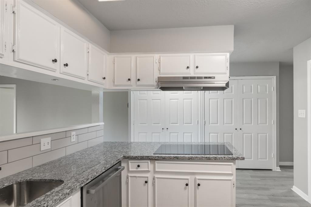 501 Point Clear Drive, Friendswood, Texas image 14