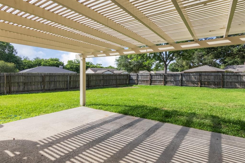 501 Point Clear Drive, Friendswood, Texas image 27