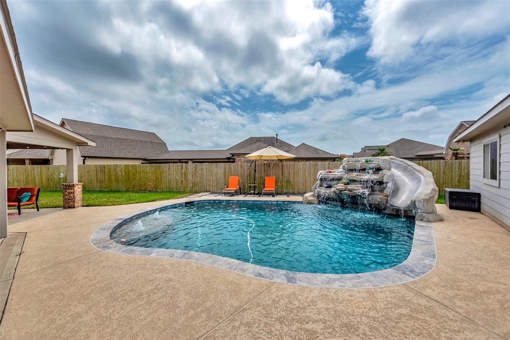 2713 Apache Street, League City, Texas image 2