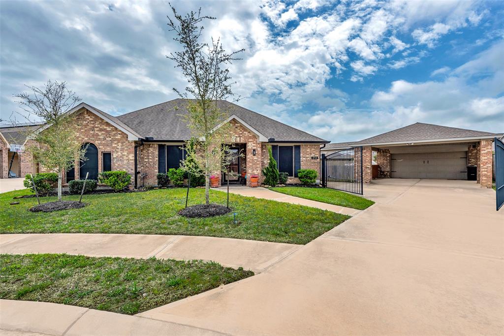 2713 Apache Street, League City, Texas image 1