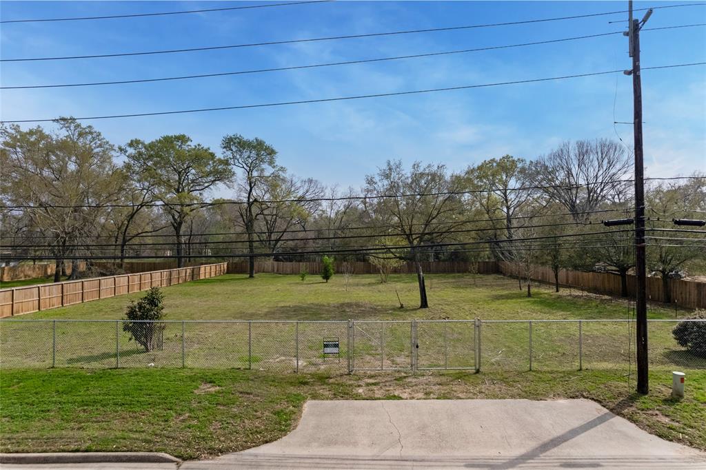 5833 Roberts Road, Katy, Texas image 2