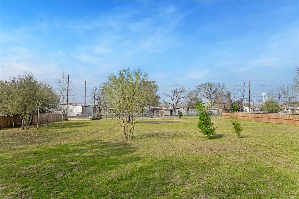 5833 Roberts Road, Katy, Texas image 5