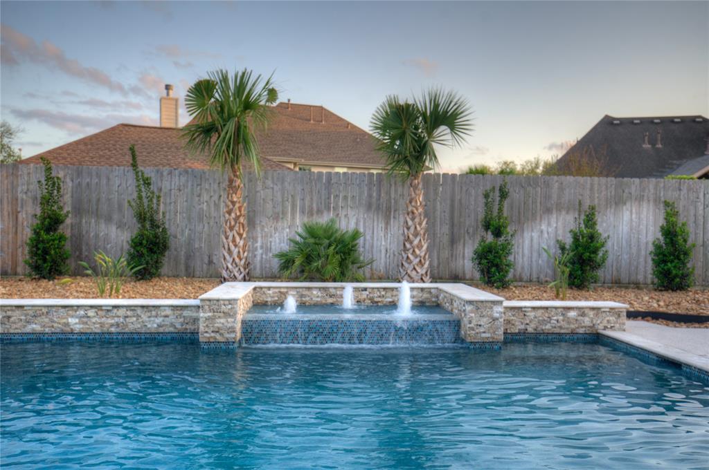 8319 Glenn Elm Drive, Spring, Texas image 4