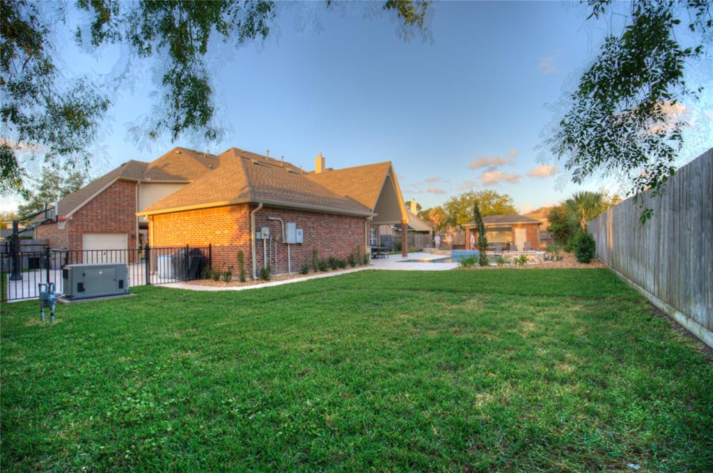 8319 Glenn Elm Drive, Spring, Texas image 47