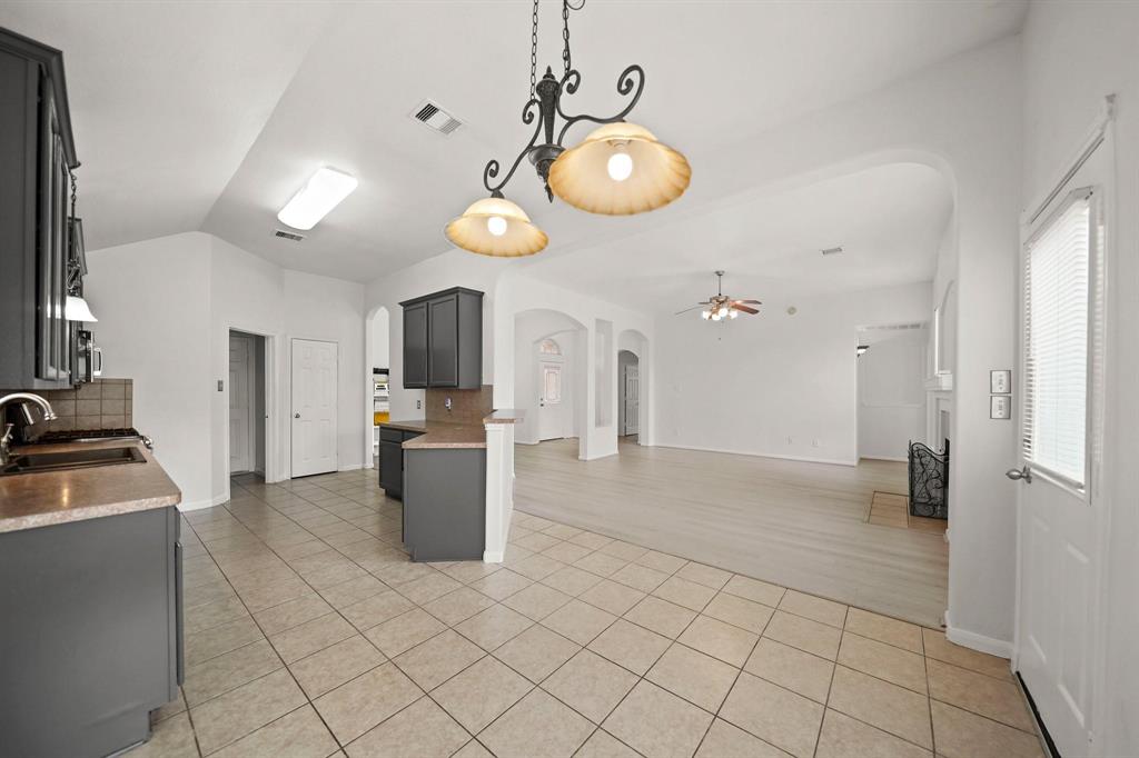 4603 Cedar Hill Drive, Pearland, Texas image 18