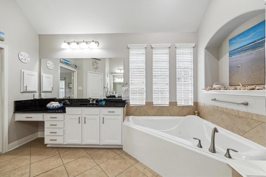 4707 Middlewood Manor Lane, Katy, Texas image 18