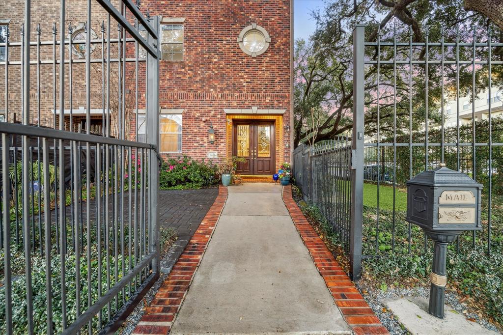 1221 Rosedale Street, Houston, Texas image 2