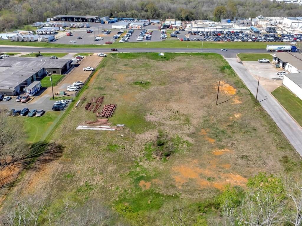 1303 University Drive Dr, Nacogdoches, Texas image 2