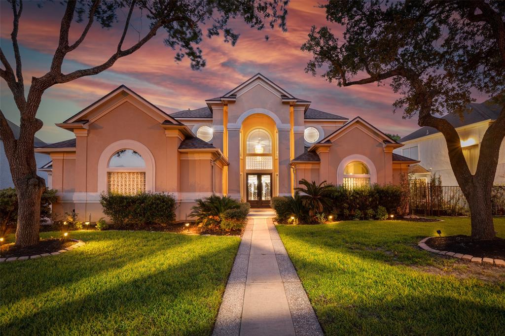 42 LAKE MIST Drive
