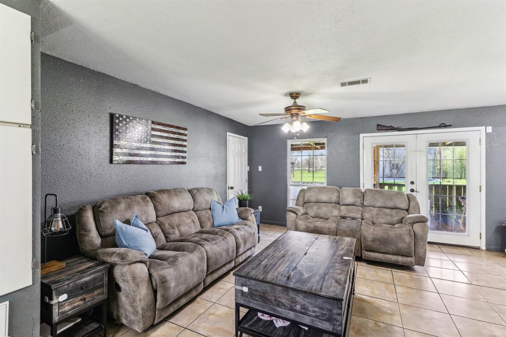 319 Morehead Road, Anahuac, Texas image 4