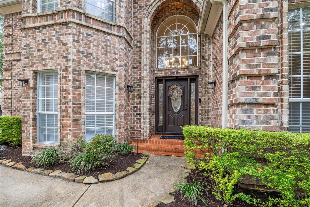 22 Hornsilver Place, The Woodlands, Texas image 2