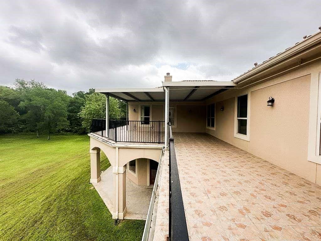 8422 Thompson Lake Drive, Missouri City, Texas image 44