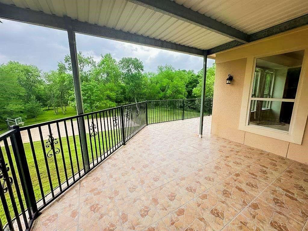 8422 Thompson Lake Drive, Missouri City, Texas image 45