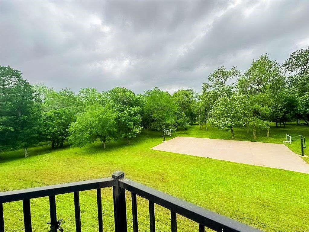 8422 Thompson Lake Drive, Missouri City, Texas image 48