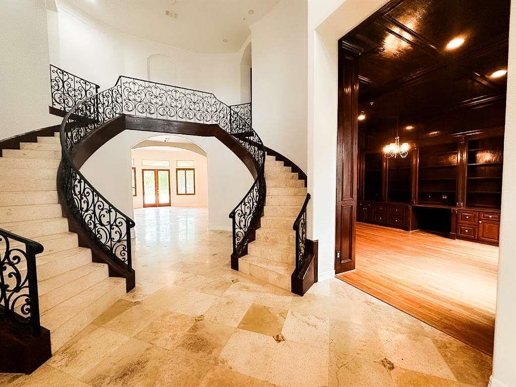 8422 Thompson Lake Drive