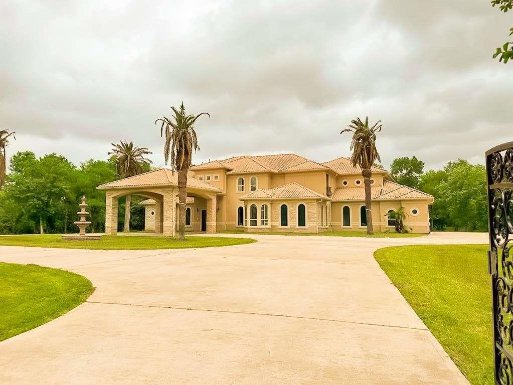 8422 Thompson Lake Drive, Missouri City, Texas image 1