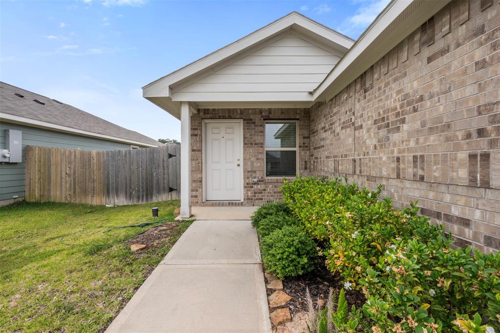 17594 Longwood Trace Lane, New Caney, Texas image 3